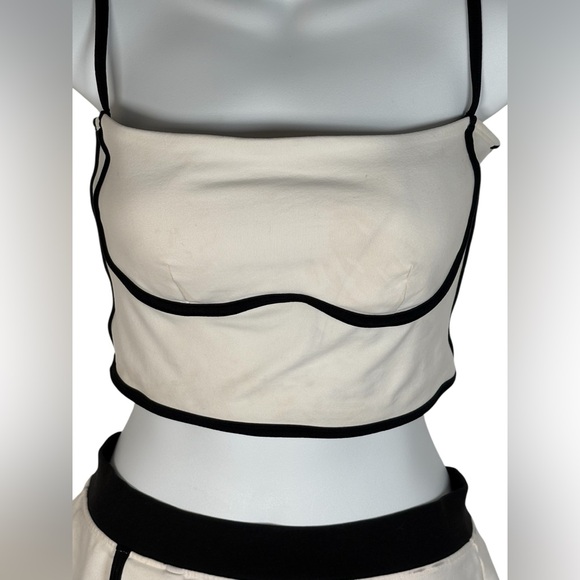 ALO YOGA Airbrush Streamlined SET Skirt And Bra Tank Top Medium Skirt Small 🖤🤍 - Picture 9 of 16